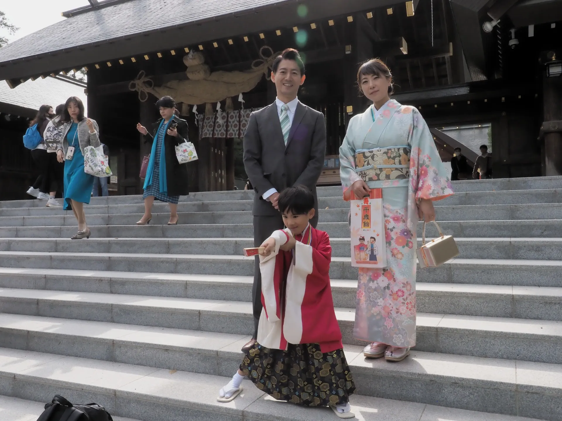 北海道神宮での七五三の写真をスライドショーの動画にしました